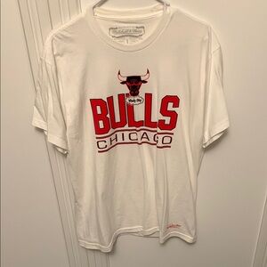Mitchell & Ness Bulls Graphic Tee in White and Red